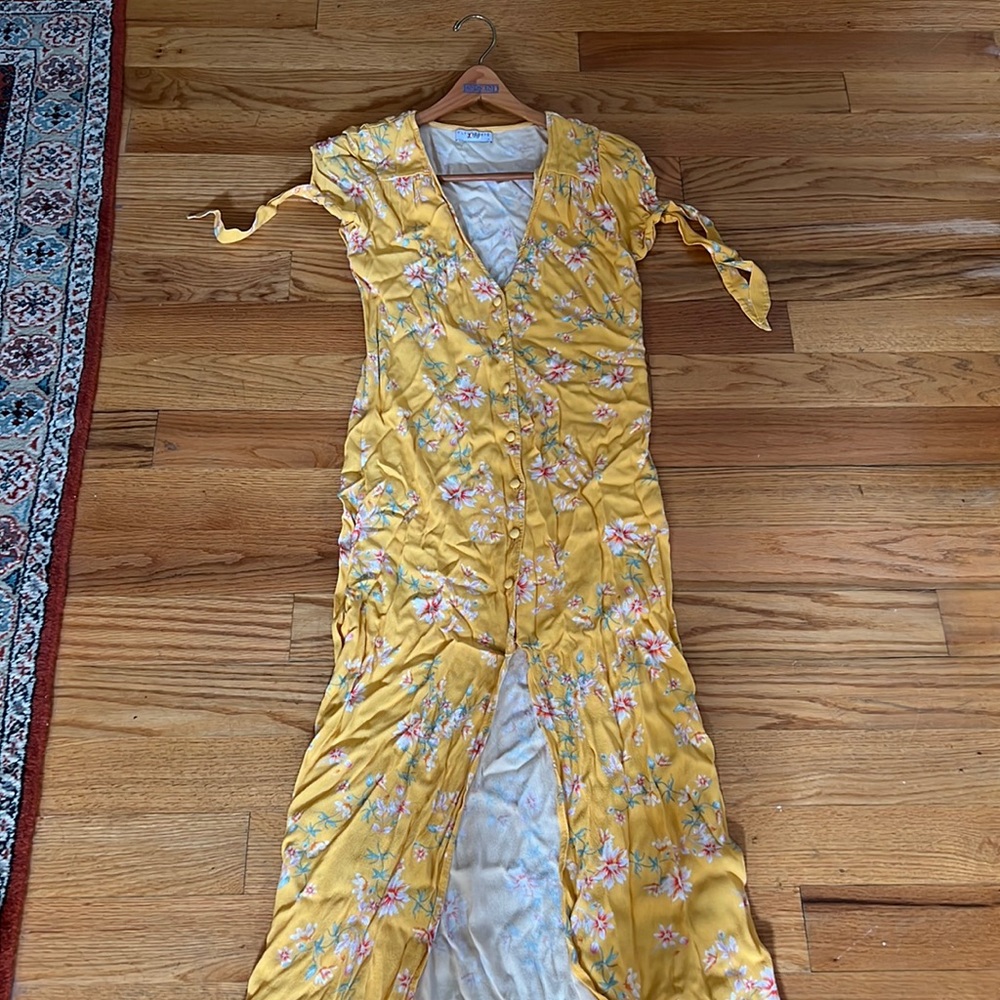 Flynn Skye touch of sky yellow flower summer dress - Picture 1 of 3